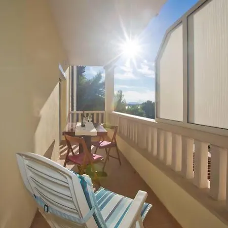 Hvar Malisko Apartamento *